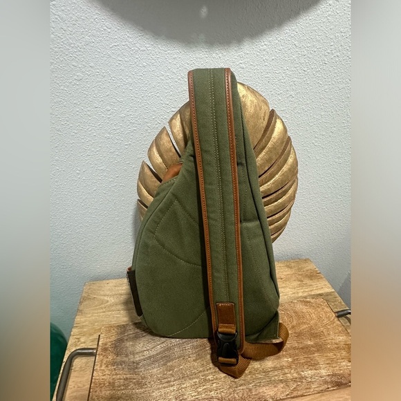 Claire Chase Colorado Sling Bag NWT $169 - Picture 6 of 6